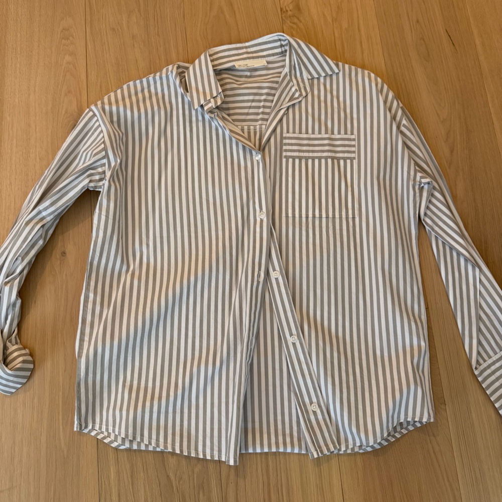 OAK + FORT Gray and White Striped Button Down Shirt